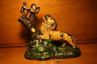 Cast Iron LION AND TWO MONKEYS Mechanical Bank by Kyser & Rex c 1883 3