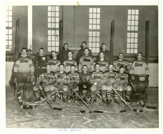 1949 - 50 Whitehorse Flyers Rcaf Hockey Team Orig.  Photo Royal Canadian Air Force