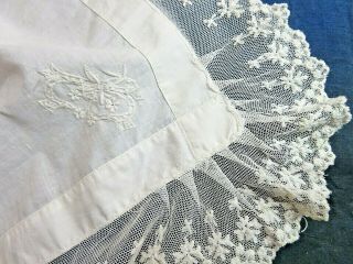 ANTIQUE embroidered LACE Victorian wedding HANDKERCHIEF French LINEN Dollie 19 