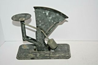 Vintage The Oakes MFG.  Co.  Galvanized Metal Egg Scale 3