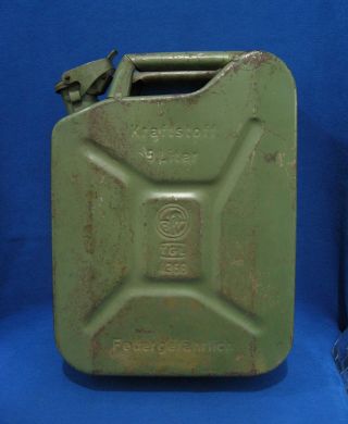 German Army 5 Liter Oil Fuel Gas Jerry Can