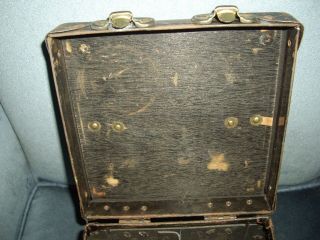 ANTIQUE 2LB SCALE WEIGHTS in VERY OLD TRUNK STYLE METAL & WOOD CARRY CASE 2