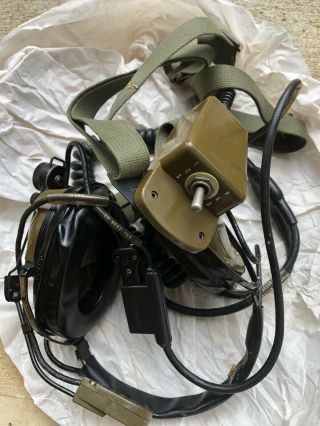 In The Box: H - 161 Military Radio Headset Vic - 1 Rt246 Rt524 Prc25 Hmmw