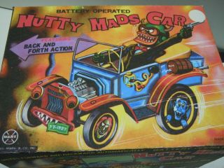 Vintage Japan Marx Tin Battery Op.  1960 ' s Nutty Mads Car w/BOX.  A, .  RUNS.  NO RES 12