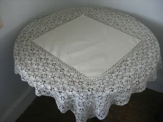 Antique Tablecloth 9 " Deep Maltese Bobbin Lace Edging 38 " Sq.