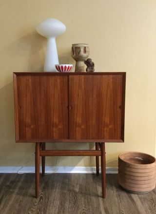 Danish Modern Teak Petite Mini Credenza Entry Chest Table Mid Century Vintage