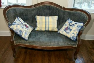 Antique Victorian Settee With Three Pillows - C.  1880 With Casters