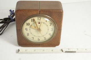 Vtg Ge General Electric Oak Wood Case Clock 5 " Wide X 5 " High X 2 " Deep