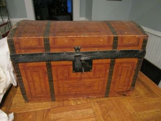 Antique hump back doll trunk. 7