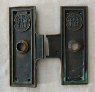 Antique Corbin Jersey State Seal Brass Bronze Door Knob Backplate Set Of 2