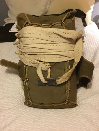 Rare Wwii Paratrooper T - 7 Parachute Pack And Silk