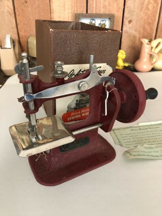 Vintage Childs Sewing Machine Stitch Mistress in Orig Box 2