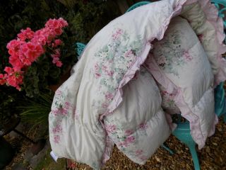 Pretty Vintage Feather Eiderdown Quilt Shabby Chic Faded Roses