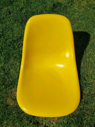 Eames Fiberglass Shell Chair Herman Miller 70s Lemon Yellow Vtg Scoop Qty 1
