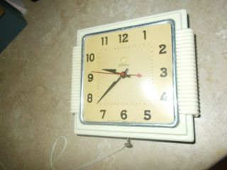 Vintage Telechron Bakelite Art Deco Electric Wall Clock Model 2H15S 4