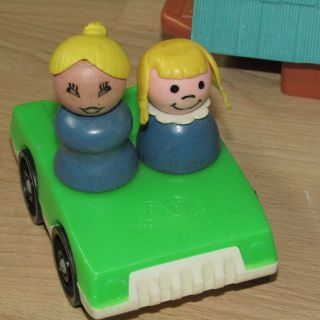 Vintage Fisher Price Little People A Frame BBQ Beds Table Car Mom Dad Boy Girl 4