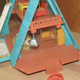 Vintage Fisher Price Little People A Frame BBQ Beds Table Car Mom Dad Boy Girl 7