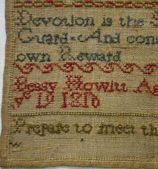 SMALL EARLY 19TH CENTURY VERSE & ALPHABET SAMPLER BY BESSY HOWITT AGED 8 - 1816 6