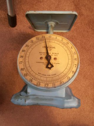 Vintage Landers Frary & Clark Universal Household Scale 24 Lb 9 " Tall 8 " Wide