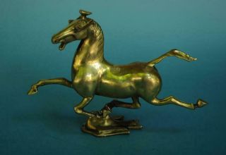 Chinese Old Fengshui Copper Hand Carving Horse Stepped Swallows Statue D02