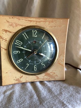 Vintage Seth Thomas Belwyn Model No.  E904 - 000 Mid - Century Electric Alarm Clock