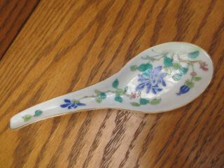 EXCLNT ANTIQUE CHINESE PORCELAIN SPOON LILY IRIS NYONYAWARE STRAITS PERANAKAN L8 2