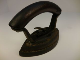SMALL ANTIQUE / VINTAGE DETACHABLE HANDLE SAD IRON - THE OBER,  OLD TOOL 4
