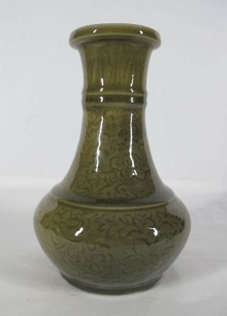 Meiji Taisho Seiji Tobai Chinese Style Incised Carved Celadon Bottle Vase Yqz