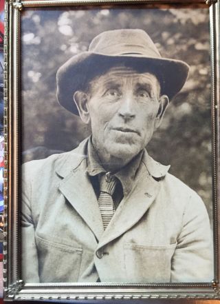 Civil War Navy Veteran? Framed Circa 1920 Photo.  Check The Anchor Necklace