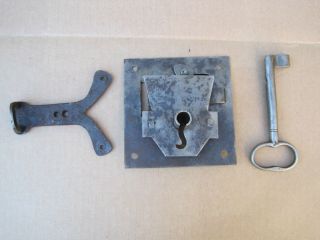 Antique Hand Forged Iron Door Lock Latch And Key - Barn Gate Castle B9607