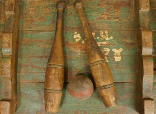 (2) Antique Wooden Exercise Pins Juggling Pins & Primitive Wooden Ball Red Paint 2