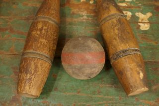 (2) Antique Wooden Exercise Pins Juggling Pins & Primitive Wooden Ball Red Paint 3