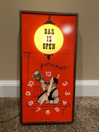 Vintage Spartus Bar Is Open Bartender W Mug Wall Clock Beer Sign Motion Light