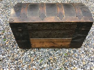 Antique Wood & Decorative Metal Steamer Trunk Chest 30” L x 15 1/2” W x 18” H 5