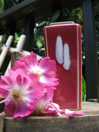 Mid Century Modern Ceramic VASE Maroon Lovely Country Flower Rose Holder Japan 2