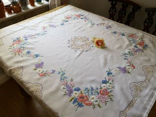 Exquisite Vtg Hand Embroidered Linen Lace Tablecloth Wild Flowers Cornflower