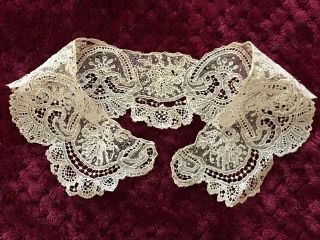 Magnificent Antique 18th C.  Needle Lace Collar 15 1/2 " By 2 1/4 "