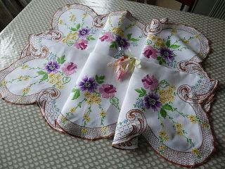 Vintage Hand Embroidered Tablecloth /beautiful Raised Embroidery