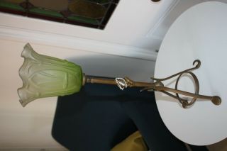 VICTORIAN BRASS PULMAN WALL LAMP GREEN VASELINE GLASS SHADE 4
