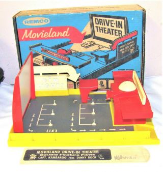 1959 - - Remco - - Movieland Drive In Theater - - Box,  Bill Boards,  Film Strips