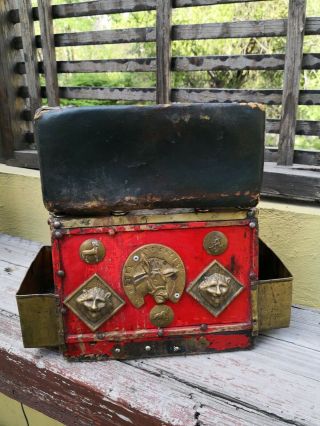 VTG RARE MEXICAN SHOE SHINE BOX PAINTED RED WOOD & BRASS WITH BENCH FOLK ART 2