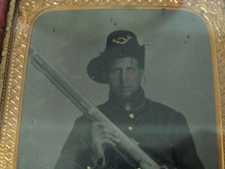 Cased Antique Civil War Era Tintype Photo of Soldier with His Rifle & Bayonet 7