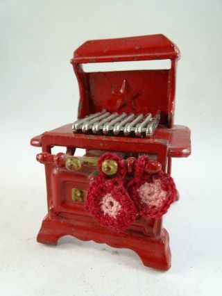 Antique Arcade Miniature Cast Iron Stove Oven Royal 3.  75 " Tall Vintage Dollhouse