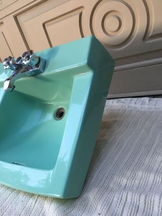 Vtg (1960’s) Mid Century Ceramic (Surf Green) Sink (AMERICAN STANDARD) 5