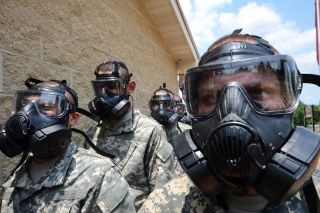Avon FM50 Chemical - Biological Respirator/US Military NBC Gas Mask 71050/2 10