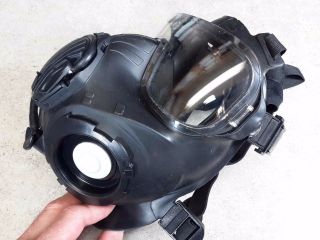 Avon FM50 Chemical - Biological Respirator/US Military NBC Gas Mask 71050/2 6
