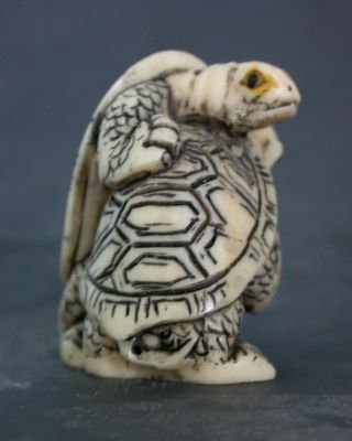 Japanese Ivory Colored Bone Netsuke - 2 Turtles Mating/wrestling