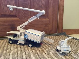 Niagara Mohawk Toy Collectible Tree Trimming Truck With Chipper 2