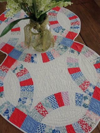 Antique C1930 Red Blue Wedding Ring Table Quilt Runner 34x20