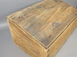 Antique/vintage Wooden Storage Bin Box w/ Flip Up Lid Garden Toolbox 2